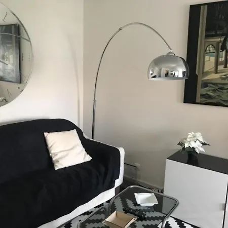 De France : Studio Coquet Plein Centre Ville