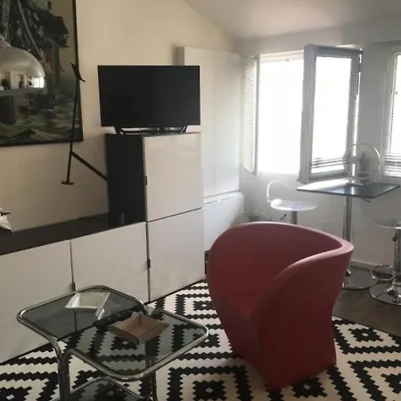 De France : Studio Coquet Plein Centre Ville